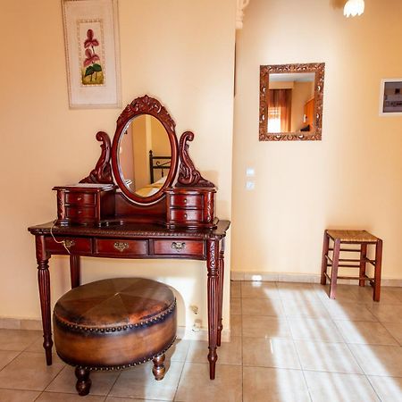 Xenia Palace Luxury Apartments Vrasná Esterno foto