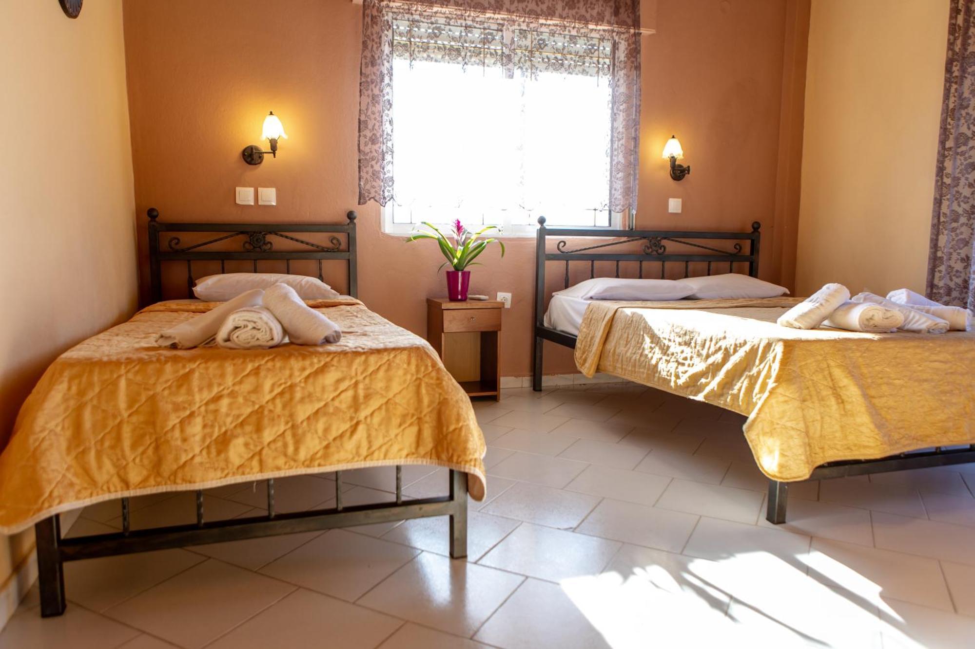 Xenia Palace Luxury Apartments Vrasná Esterno foto
