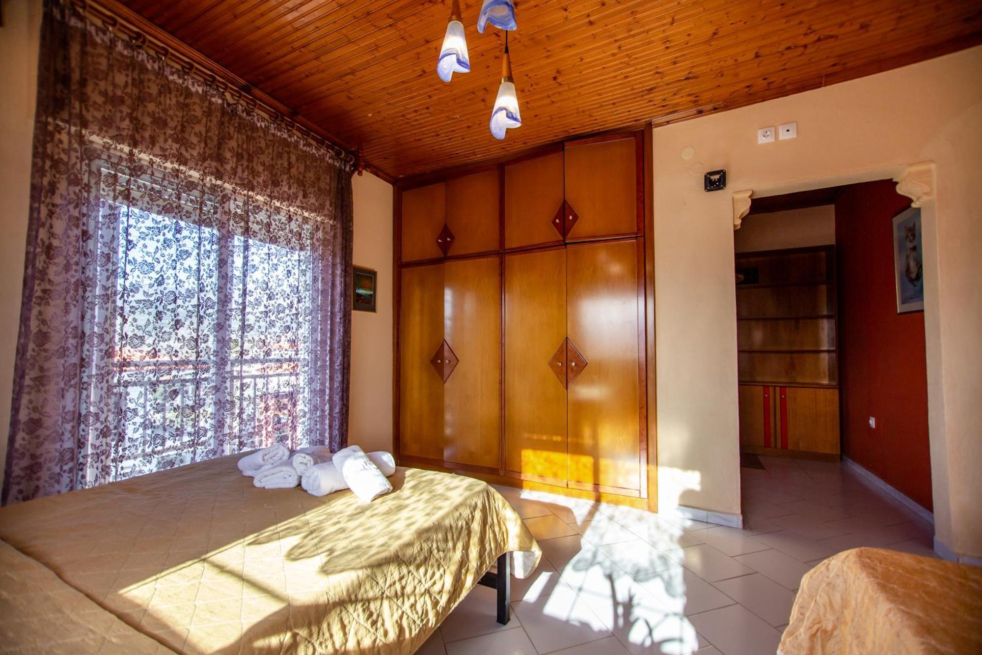Xenia Palace Luxury Apartments Vrasná Esterno foto
