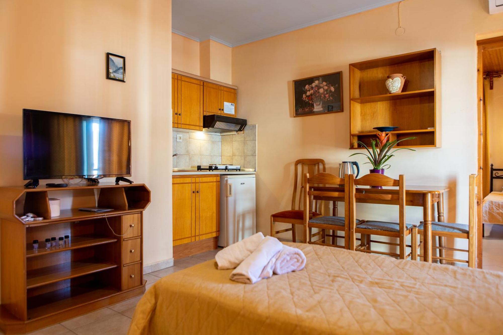 Xenia Palace Luxury Apartments Vrasná Esterno foto