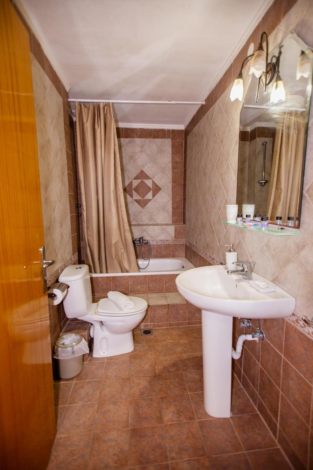 Xenia Palace Luxury Apartments Vrasná Esterno foto