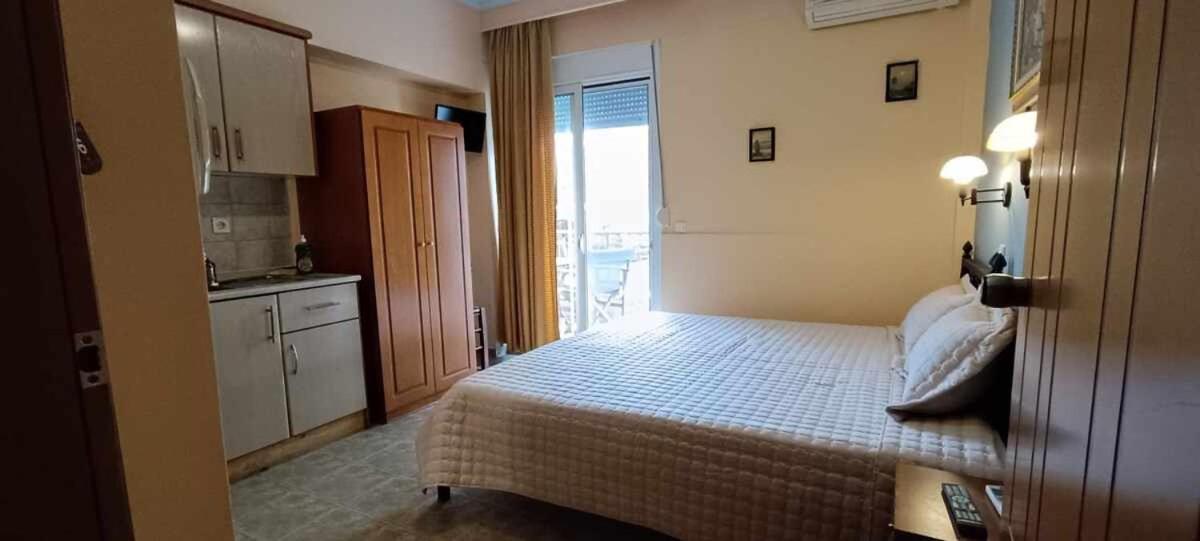 Xenia Palace Luxury Apartments Vrasná Esterno foto